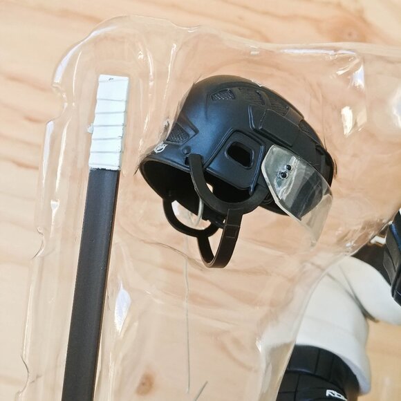 Upper Deck Sidney Crosby All Star Vinyl Figure - Picture 12 of 14